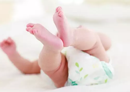6个月宝宝怎么选择纸尿裤（开始注重其吸湿性与自在性）